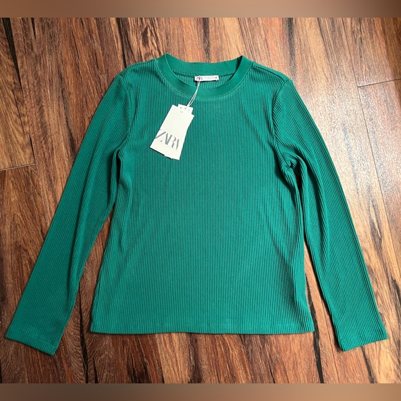 Zara NWT soft green ribbed long sleeve - Picture 3 of 4